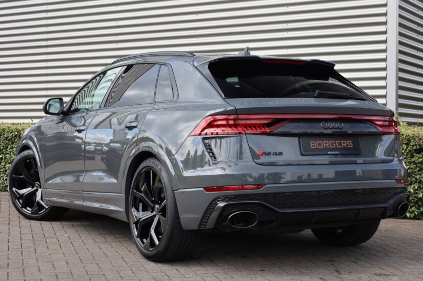 Audi RSQ8