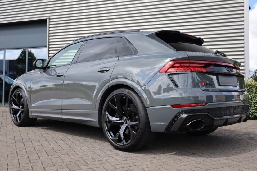 Audi RSQ8