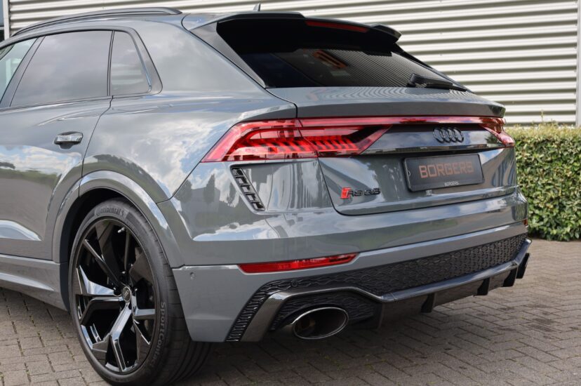 Audi RSQ8