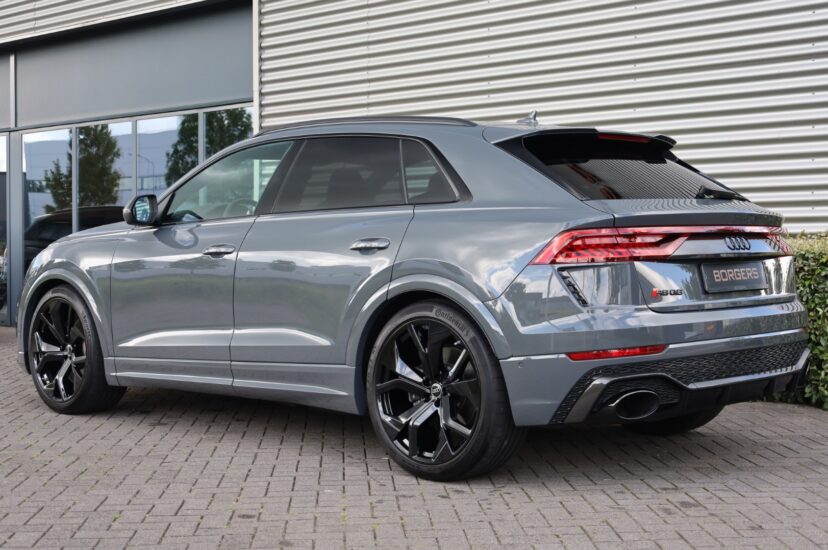 Audi RSQ8