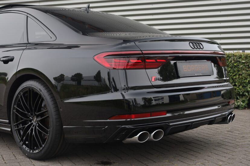 Audi S8