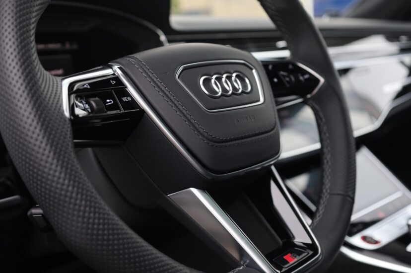 Audi S8