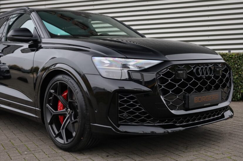 Audi RSQ8 Performance