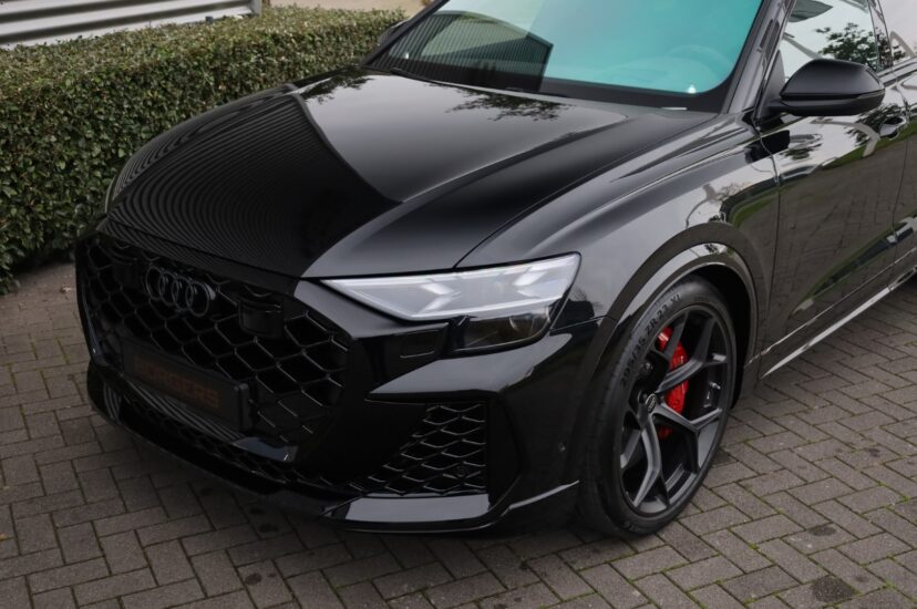 Audi RSQ8 Performance