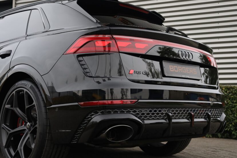 Audi RSQ8 Performance